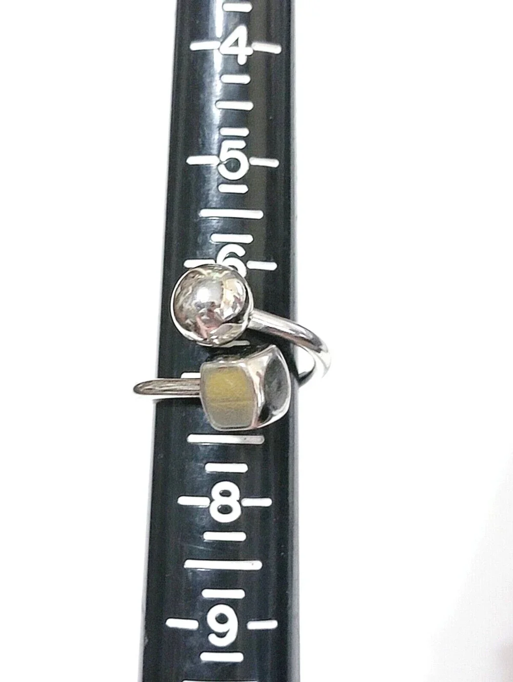 Circle Square Silver Tone Ring Size 10 Shiny Modernist Fashion Ring r-